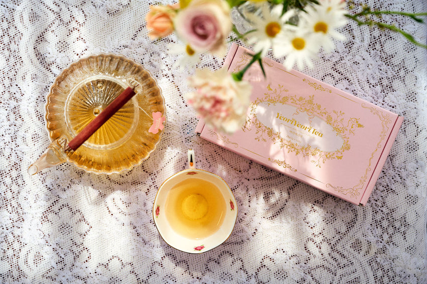 Korai növényi kollagén tea asztalon